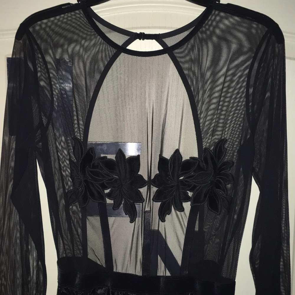 Victoria secret outfit - Picture 3 of 6